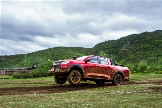 国产皮卡载重越野视频,实力见证越野巅峰