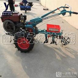 国产拖拉机三铧犁视频,高效农业机械化新篇章